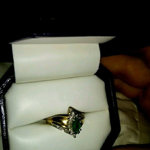 ✨Diamond and Emerald ring 10k gold✨ - Picture 6 of 6